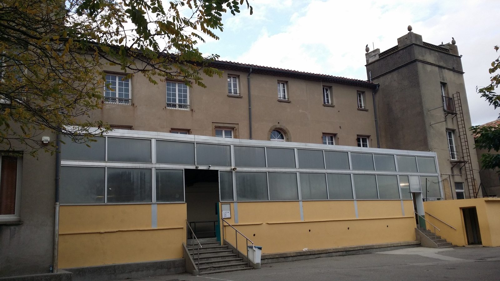 cour collège